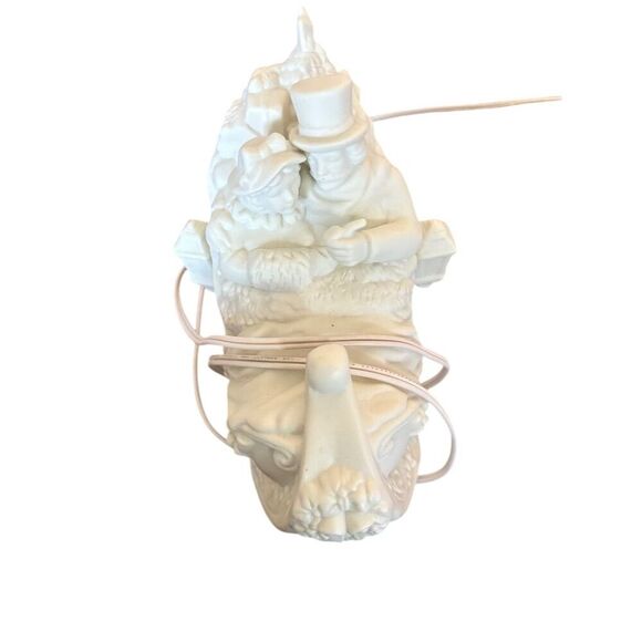 Santa's Workbench Lighted Sleigh Christmas Decor Beige Jade Porcelain - Picture 4 of 10